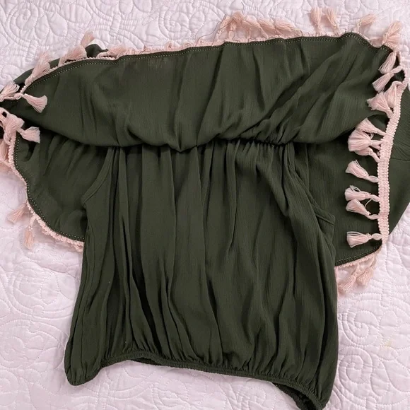 Off the Shoulder Top - Picture 2 of 4